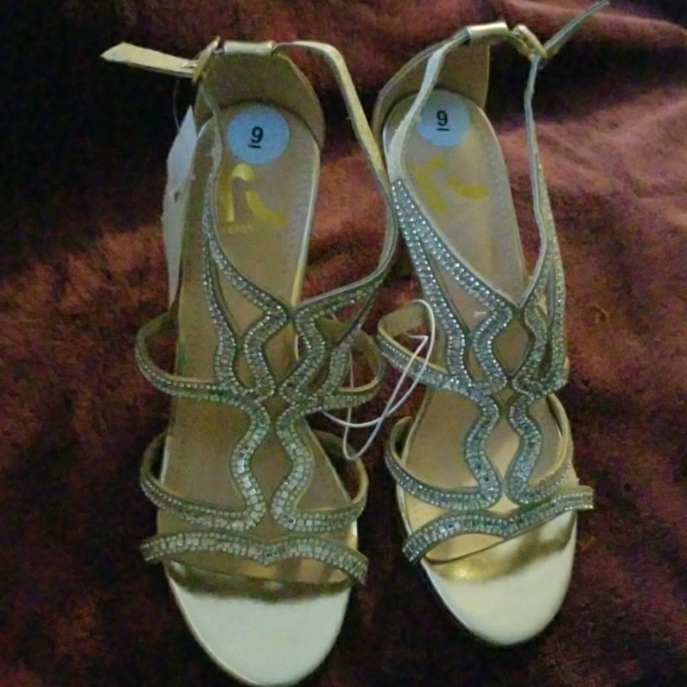 Womens Report high heels